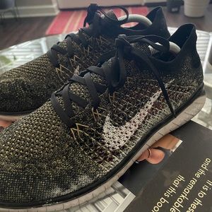 Nike Free RN Flyknit Men's Size 10 Shoes black/white/light gold